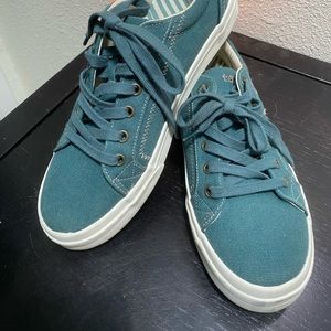 Taos Plim Soul EUC US 9 Women's Sneaker Worn Once!